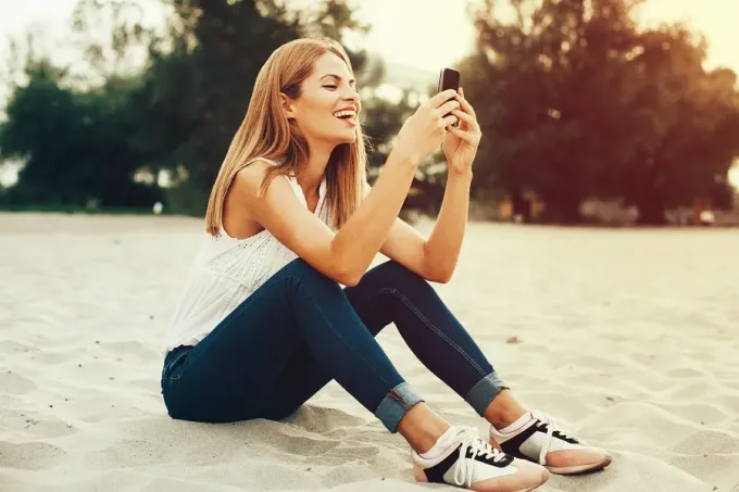 4-Amazing-Examples-of-SMS-Customer-Experience-on-College-Campuses
